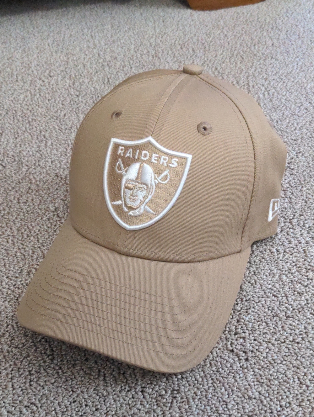 New Era 9FORTY Hat with Raiders logo